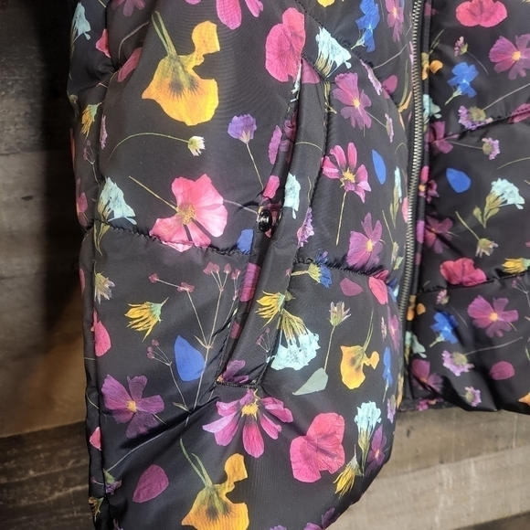 New Vans WOMEN'S VANS FOUNDRY VPUFFER MTE-1 JACKET black floraldesign - Picture 7 of 13